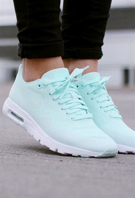 Womens nike mint green sneakers + FREE SHIPPING